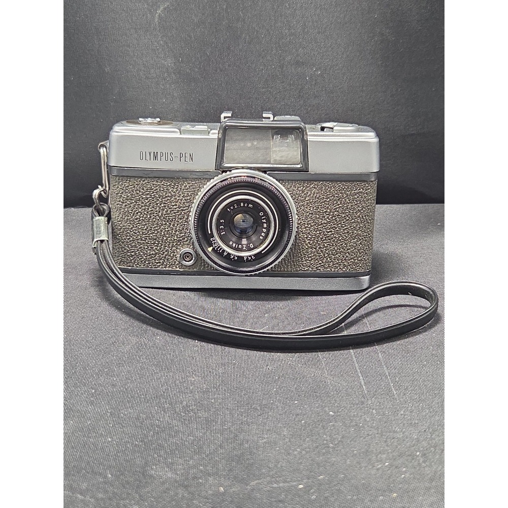 OLYMPUS PEN 35mm Half Frame Camera from Japan Great Shape! Works